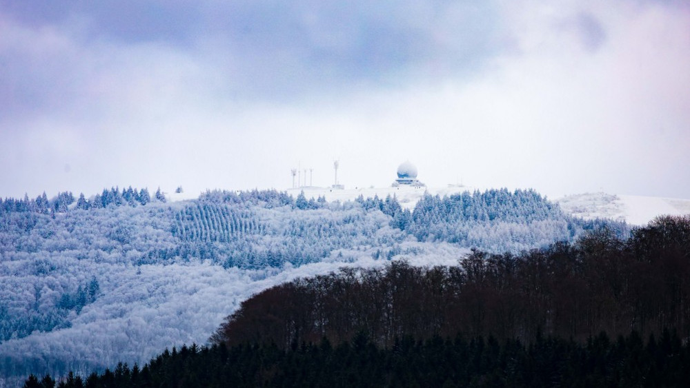 Die verschneite Wasserkuppe - dort ist endlich Wintersport möglich. 