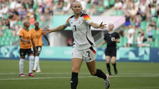 Fußballerinnen erreichen nach 4:1 Sieg Olympia-Viertelfinale
