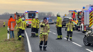 Auto versinkt in Laßrönne die Elbe – Person aus sinkendem Wagen gerettet