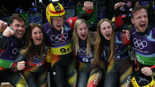 Teamstaffel holt Rodel-Gold - "Tobis" schreiben Geschichte