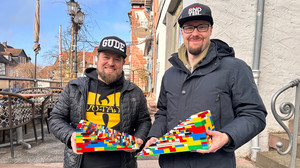 Gelnhausen bekommt Rollstuhl-Rampe aus Lego
