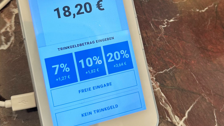 Trinkgeld per Kartenlesegerät: Meisten gegen Prozent-Abfrage
