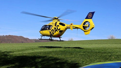 Technischer Defekt am RTW: Rettungsheli muss nach Forstunfall landen