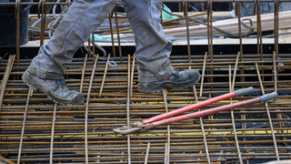 Wie dreist! Diebe bauen Baugerüst an Gießener Grundschule ab