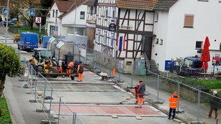 Nach Notfallsanierung: Brummi-Sperre soll LKW aus Grifte fernhalten