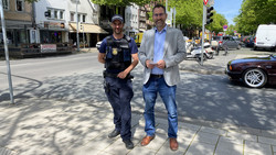 Rote Karte in Friedberg: Eine Aktion gegen Falschparker