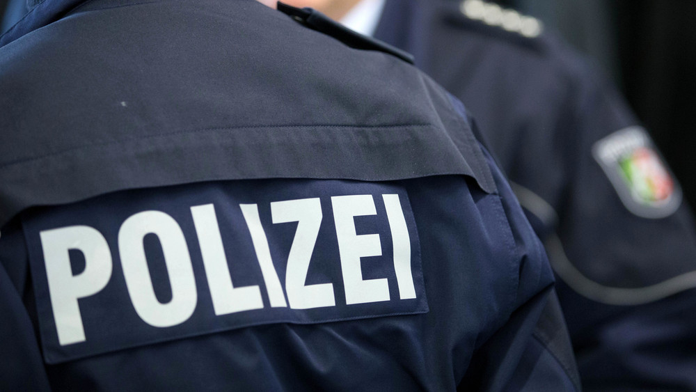 Eine Leiche wurde bei Mörfelden-Walldorf gefunden. Die Ermittlungen der Polizei laufen