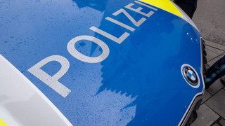 Achtjähriger in Maintal von Auto verletzt: Polizei sucht Zeugen