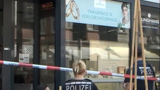 Überfall auf Juwelier: Inhaber wehrt sich erfolgreich mit bloßen Händen