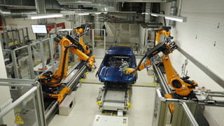 Automatisierte Oberflächenbearbeitung im BMW Group Werk Regensburg - Schleifen