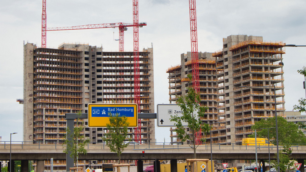 Die Gerippe der KWU-Hochhäuser