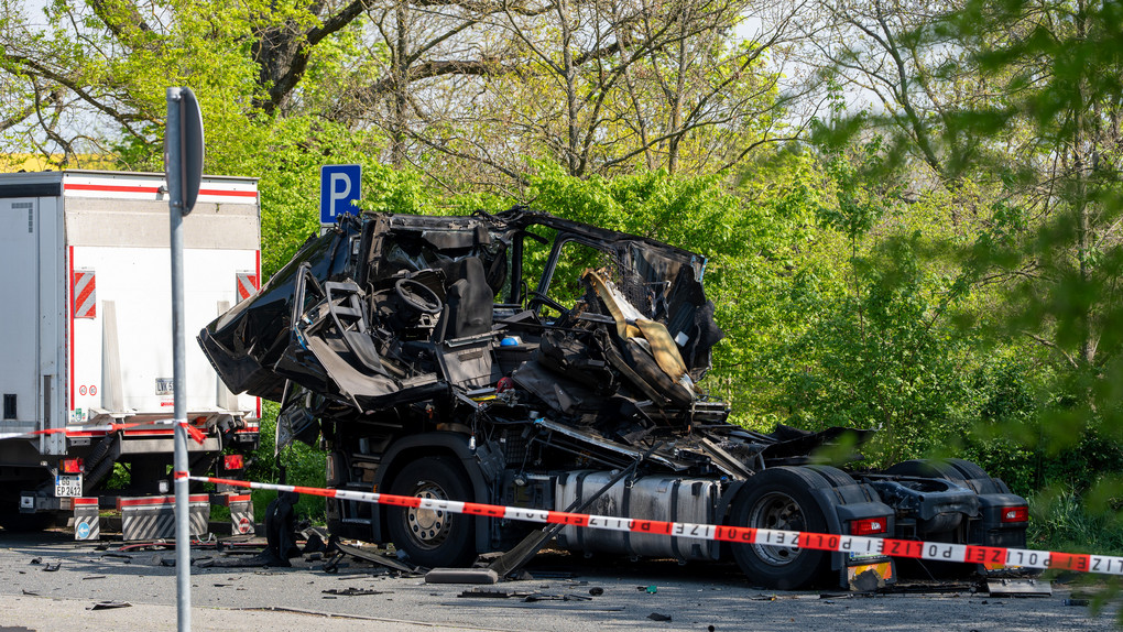 Lkw in Heusenstamm durch Explosion schwer beschädigt