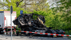 Lkw in Heusenstamm durch Explosion schwer beschädigt