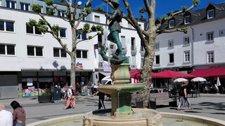 Er sprudelt wieder: Neues Leben für Limburger Georgsbrunnen