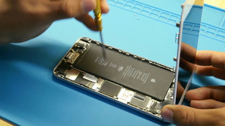 Rohstoff-Schatz: Millionen Althandys in Schubladen