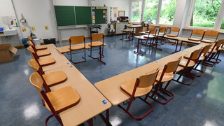 An Hessens Schulen: Mehr Quereinsteiger und ältere Lehrer