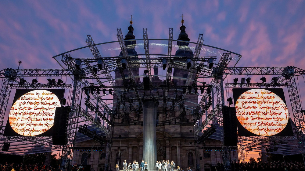 2019 war das Musical "Bonifatius" erstmals auf dem Domplatz in Fulda zu sehen - 2024 kommt es zurück auf den Domplatz. 