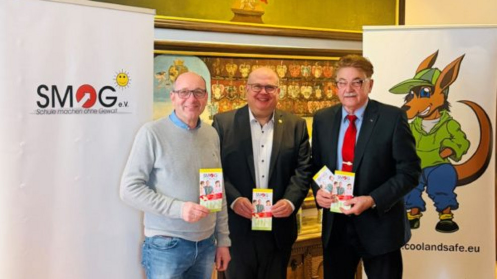 Referent Wolfgang Keller, Bürgermeister Stephan Paule und Erwin Maisch, 1. Vorsitzender des Vereins SMOG e.V.