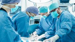 Teilerfolg für Arzt im Abtreibungsstreit