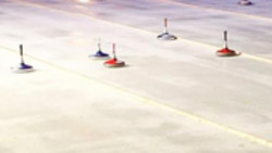 Eisstockschießen auf der Outdoor-Kegelbahn