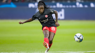 Eintracht Frankfurt verlängert mit Nationalspielerin Anyomi