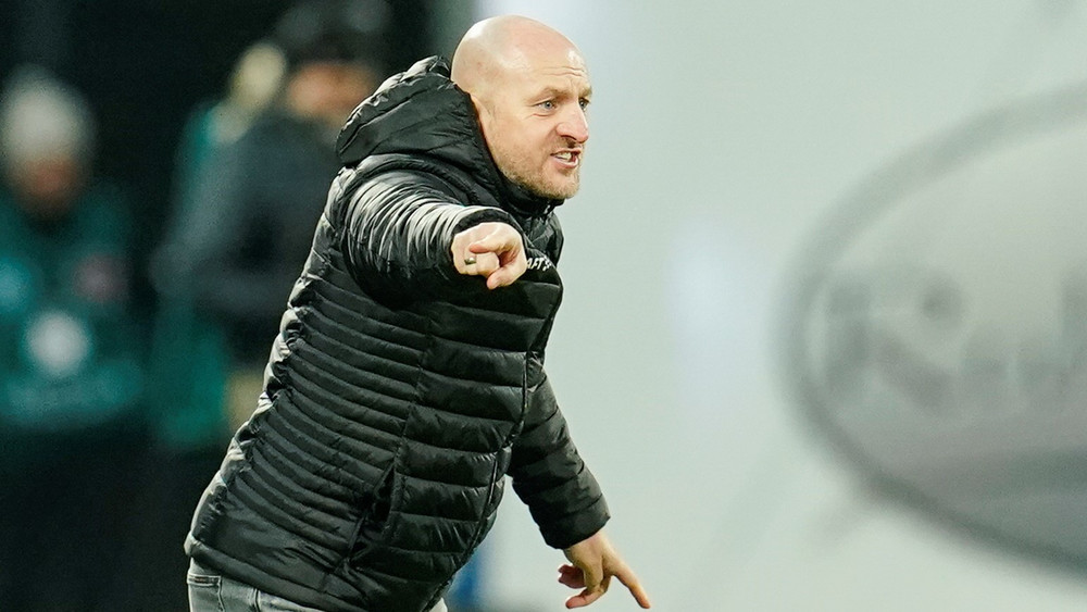 Darmstadt-Trainer Torsten Lieberknecht bei der Heim-Niederlage gegen den VfL Wolfsburg am Samstag.