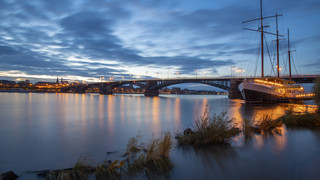 Mainz: Schwimmer mitten in der Nacht aus dem Rhein gerettet