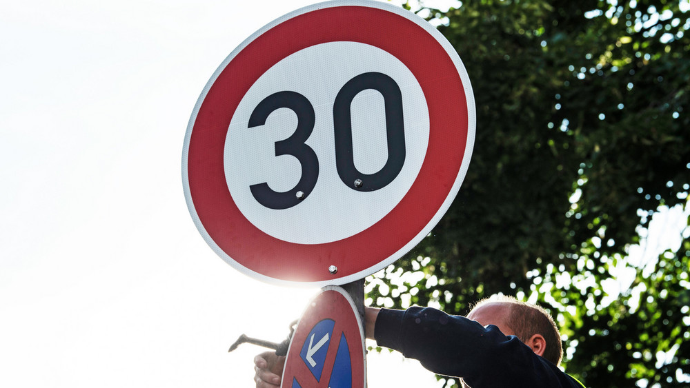 Die Tempo-30-Regelungen in der Landskronstraße und im Rhönring in Darmstadt werden erweitert (Symbolfoto).