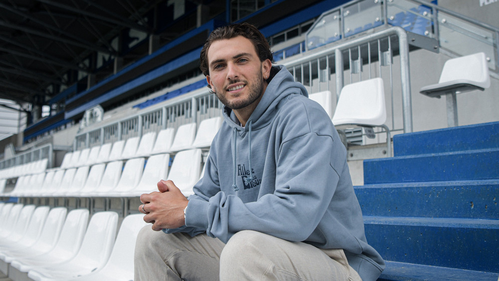 Hornby kommt vom französischen Erstligisten Stade Reims und konnte aufgrund von Leihgeschäften bereits Erfahrung in der belgischen und der schottischen Liga sammeln.