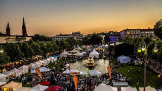 44. Theatrium in Wiesbaden - drei Tage Straßenfest auf der "Rue"