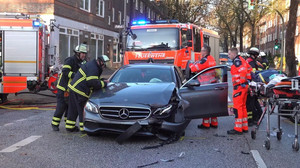 Drei Verletzte nach Unfall: Zusammenstoß in Hamburg-Bergedorf