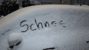 Wetterdienst warnt vor Glätte: Schnee und Frost bleiben