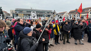 Demonstration erinnert an Opfer des Anschlags in Hanau