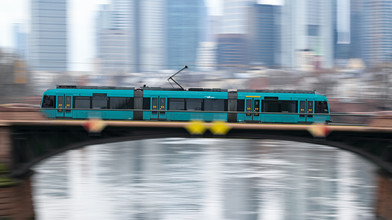 Straßenbahn in Frankfurt entgleist: Vier Verletzte