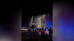 Bewohner flüchten aufs Dach: Feuer in Hochhaus in Kassel