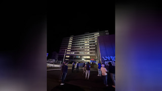 Bewohner flüchten aufs Dach: Feuer in Hochhaus in Kassel