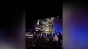 Bewohner flüchten aufs Dach: Feuer in Hochhaus in Kassel