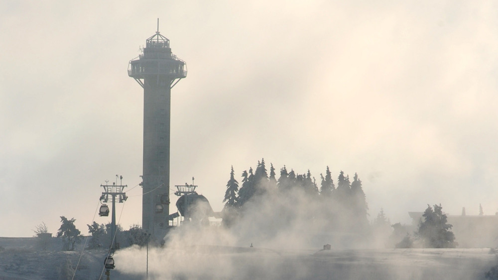 Hochheideturm Willingen: Wolken zum Greifen nah