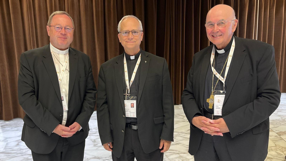 Kardinal Robert F. Prevost mit dem Limburger Bischof Georg Bätzing und dem Münsteraner Bischof Felix Glenn