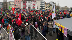 Live-Ticker zu Demos in Gießen: AfD-Kongress verzögert sich