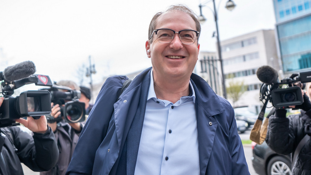 Hat gut lachen: Alexander Dobrindt soll neuer Bundesinnenminister werden.