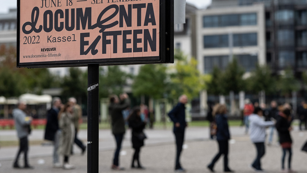 Nach dem Antisemitismus-Eklat auf der documenta fifteen soll die Weltkunstausstellung in Kassel ein beratendes Gremium bekommen.