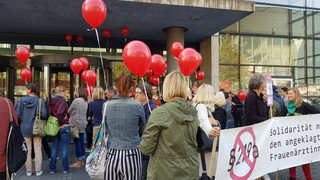 Werbung für Abtreibung: Prozess gegen Ärztinnen