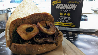 Weihnachtsessen mal anders: Döner mit Rotkohl und flambierten Äpfeln