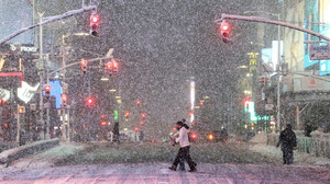 Schneesturm trifft US-Ostküste - Verkehr in New York lahm gelegt