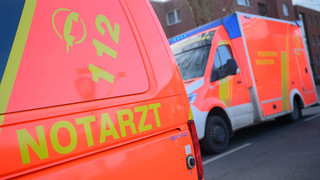 Schwerer Unfall bei Hünfeld: Rollerfahrer übersieht bremsendes Auto