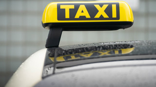 Bald in Frankfurt möglich: Feste Taxi-Preise für Fahrtbuchungen