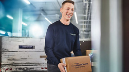 Lufthansa Group - Mitarbeiter in der Luftfahrtlogistik