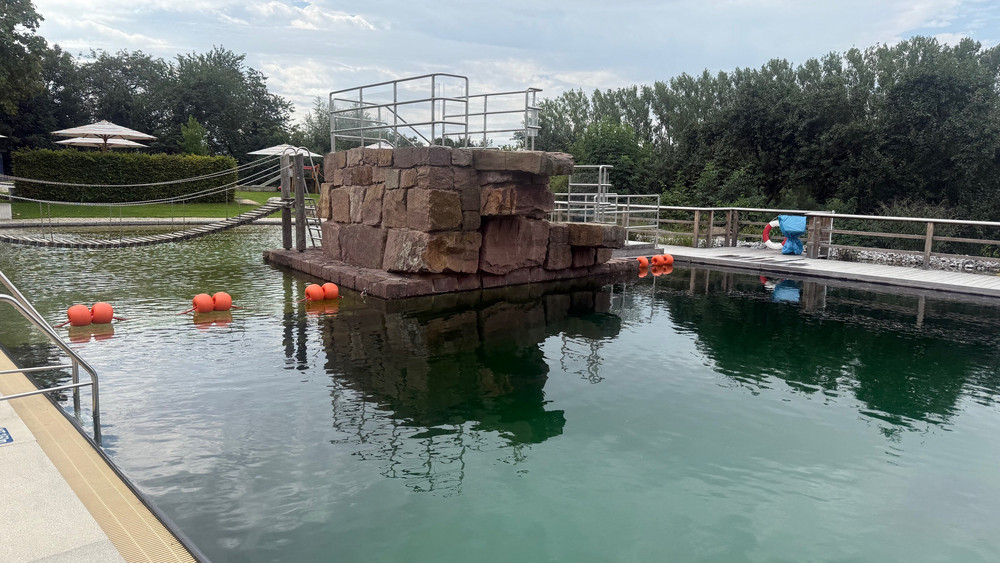 Das Naturbad in Gudensberg bietet in der letzten Sommerferienwoche noch eine Schwimmbadwoche an.