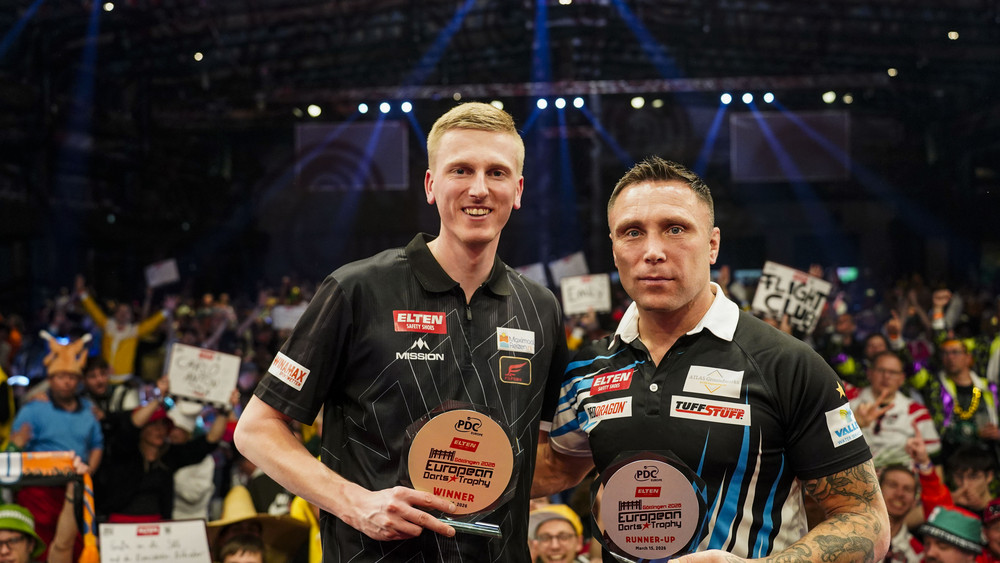 Wessel Nijman (links) gewinnt das Finale mit 8:3 gegen Gerwyn Price (rechts).